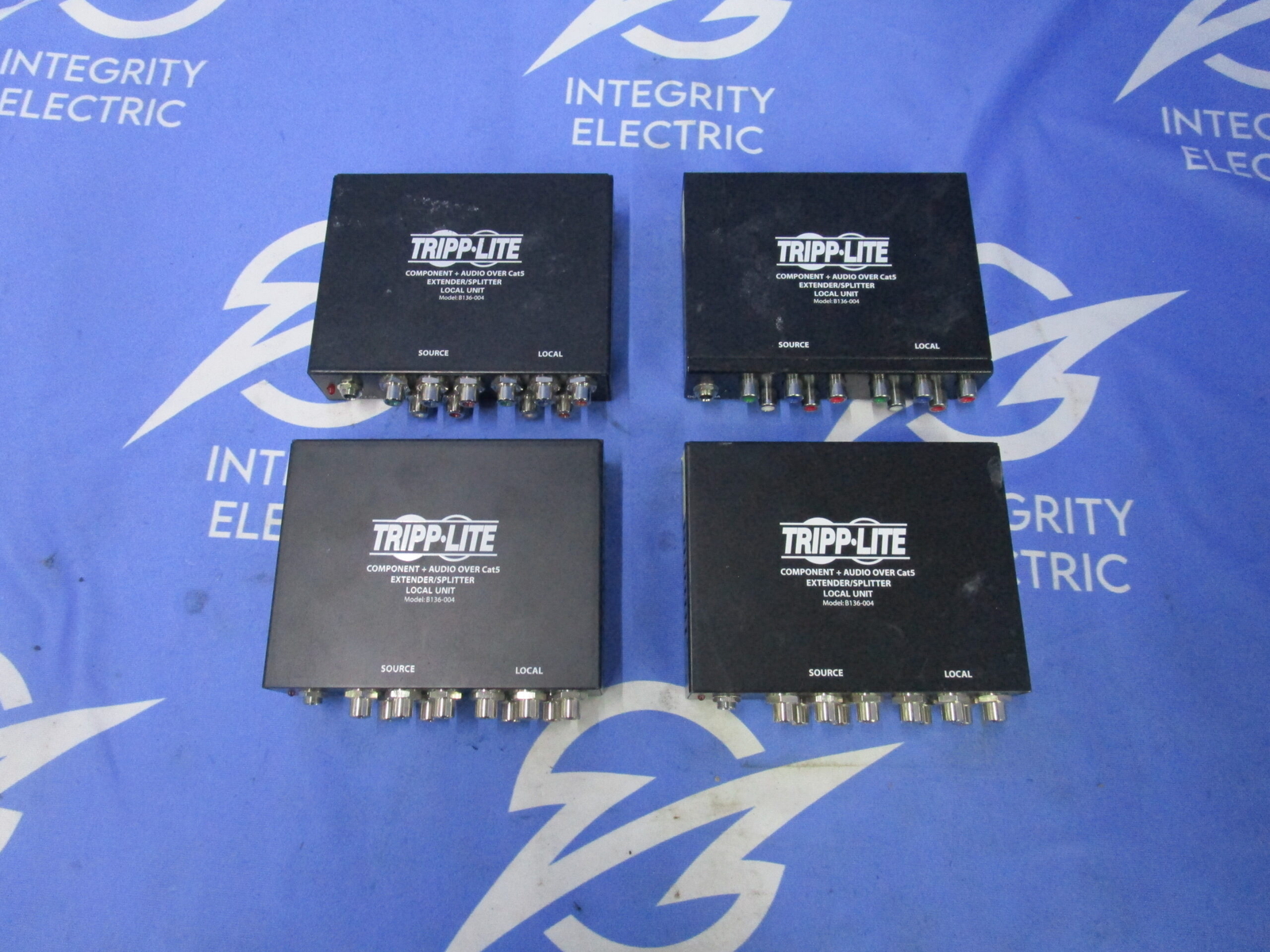 TRIPP-LITE BUNDLE OF 4 EXTENDER/SPLITTER LOCAL UNITS B136-004, 2A 5V COMPONENT +