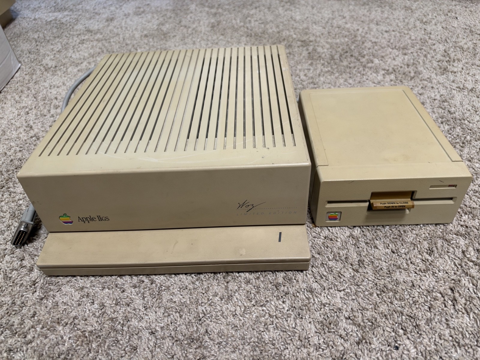 Apple IIgs Woz Limited Edition Computer + untested drives