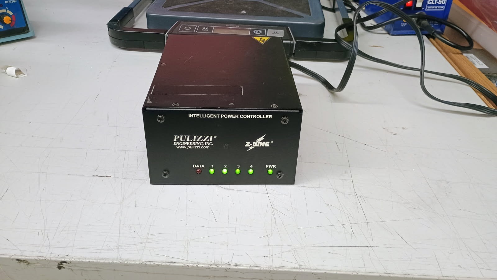 Pulizzi Engineering Z-Line IPC3400-A1 /Power Distribution Unit