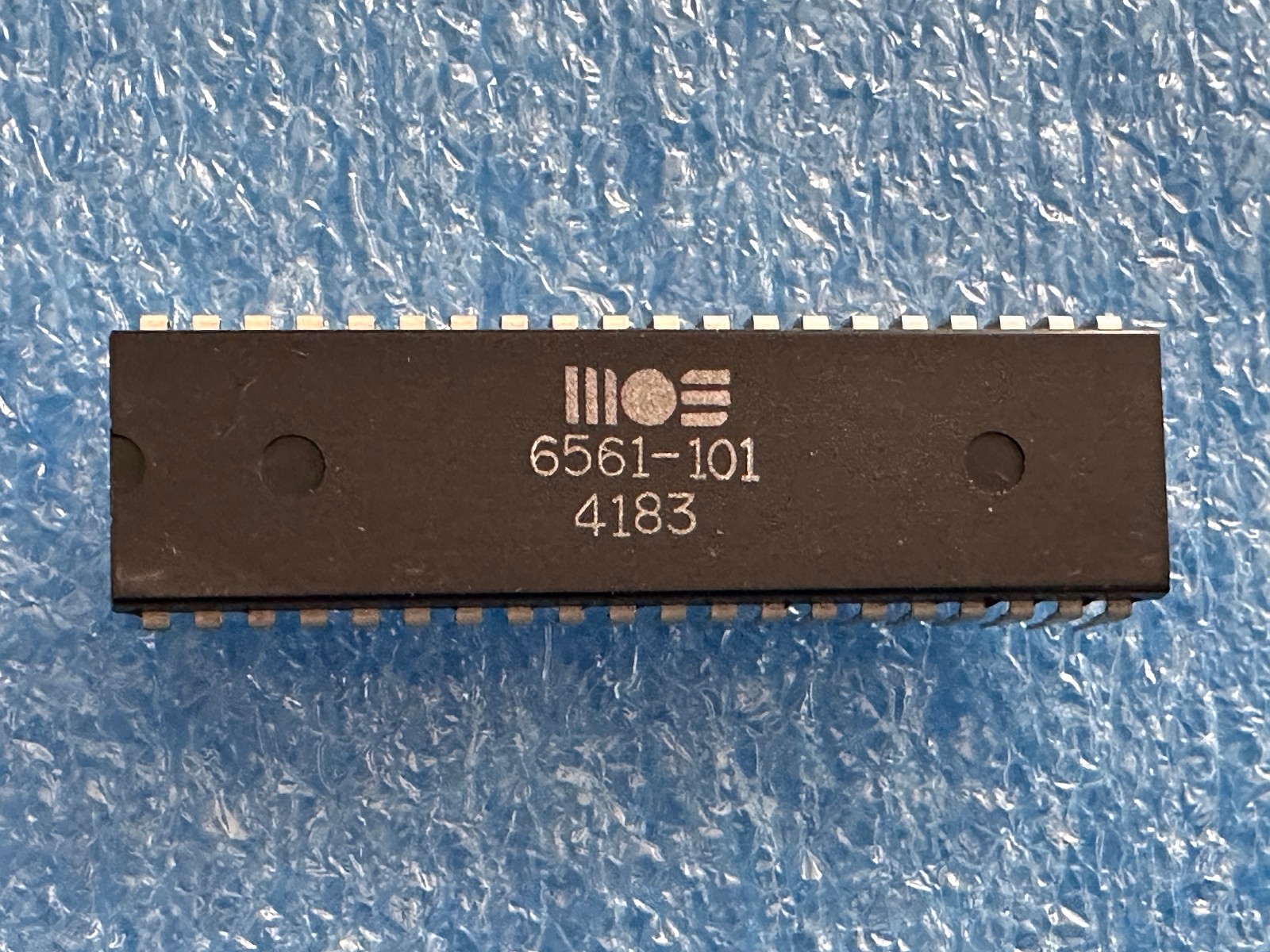 MOS 6561-101 VIC for Commodore VIC-20 / VC-20 / VC-1001 / 41 83
