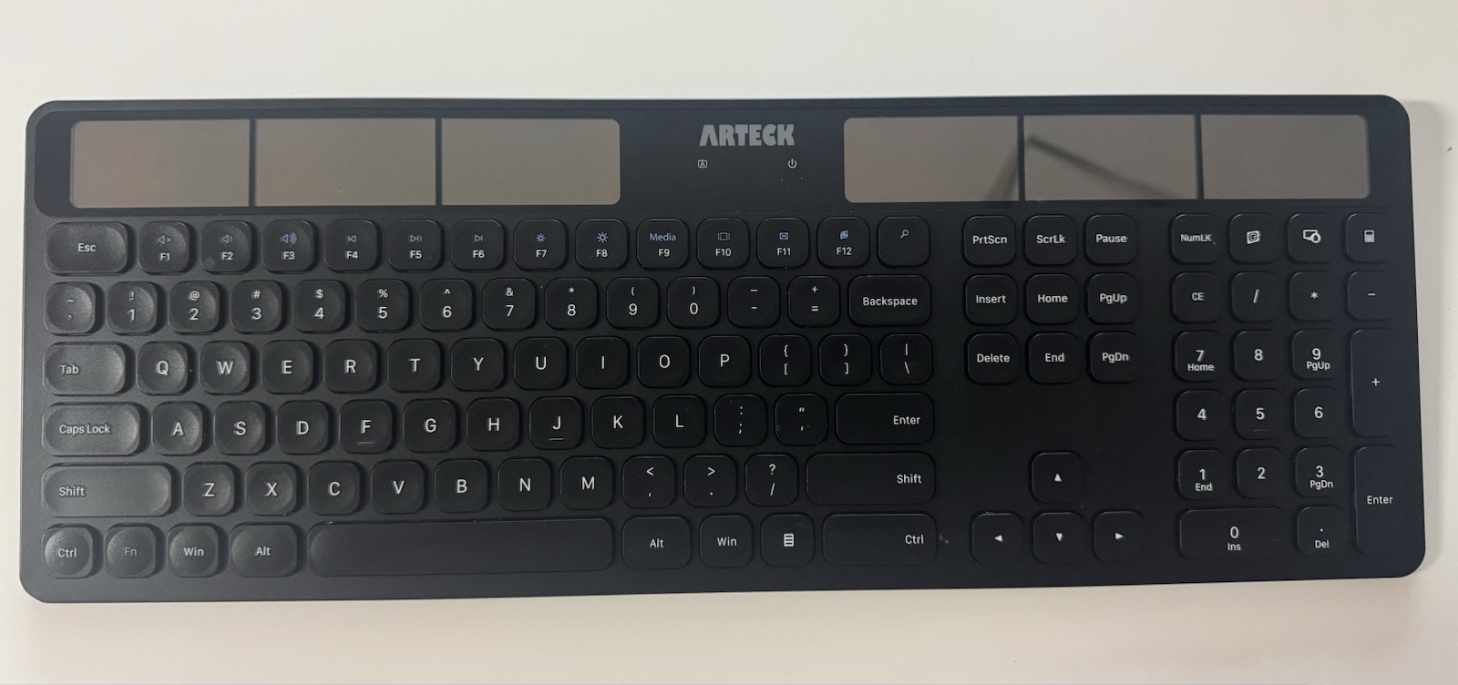 Arteck Solar Wireless Keyboard - Solar Recharging Keyboard Model HW126 - Tested