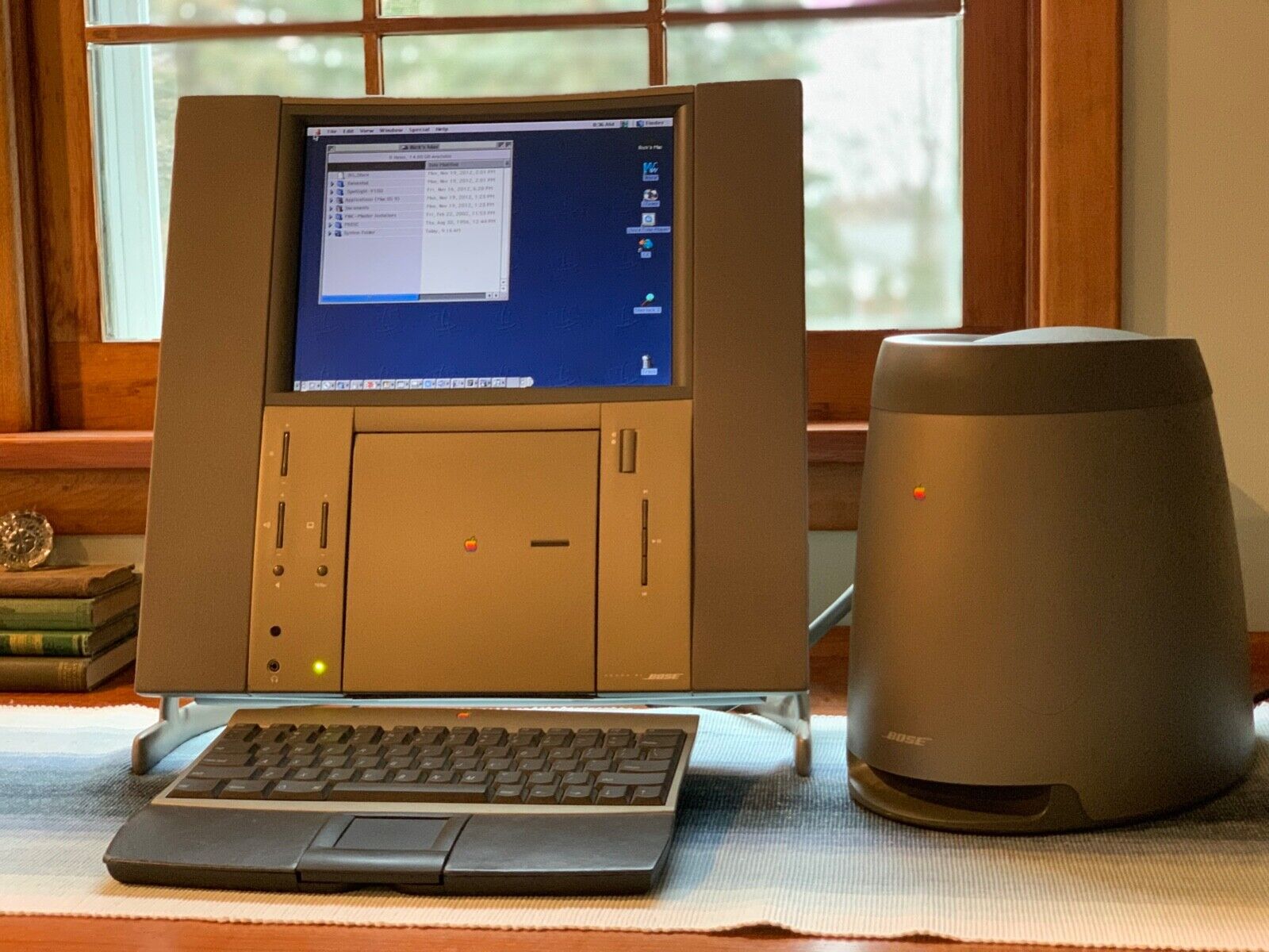 Apple 20th Anniversary Macintosh Computer (TAM) - Limited Edition