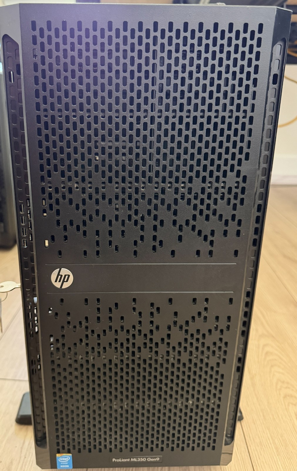 HPE ProLiant ML350 Gen9 2x E5-2697 v3 144GB RAM 4x300GB SAS Dual 10GbE