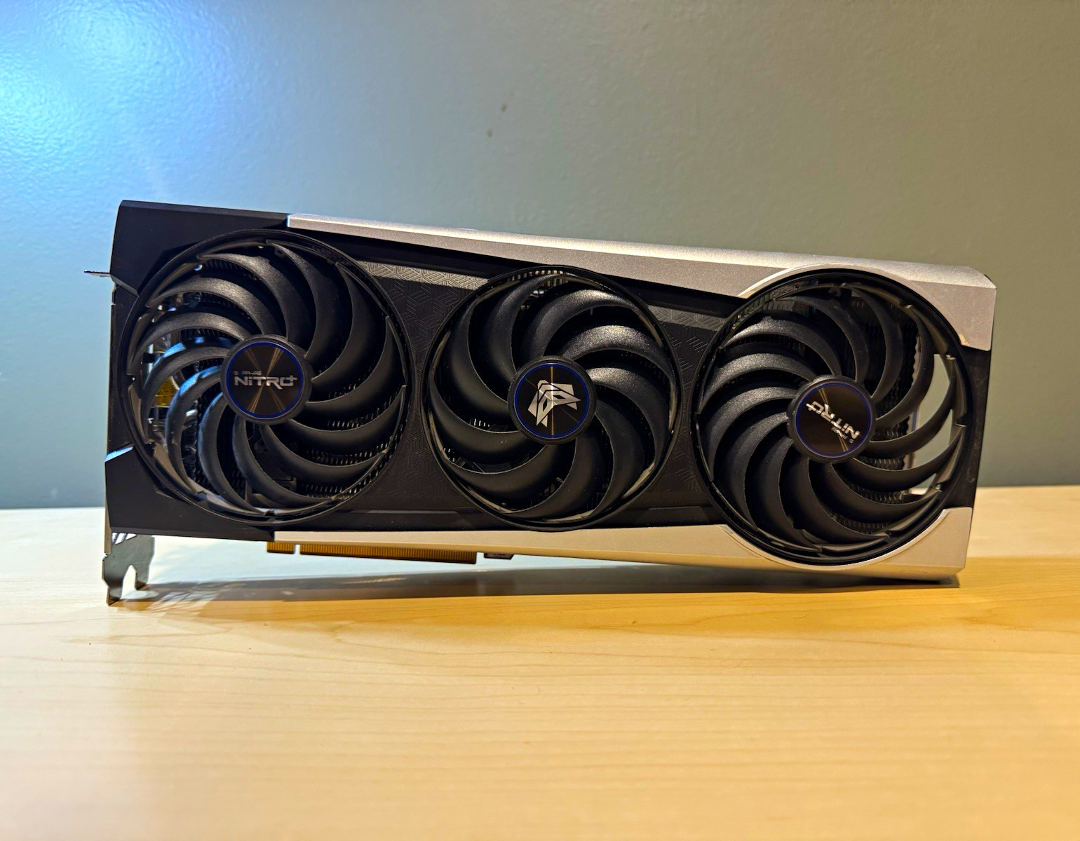SAPPHIRE NITRO+ AMD Radeon Triple Fan Graphics Card Dual BIOS PCIe x16
