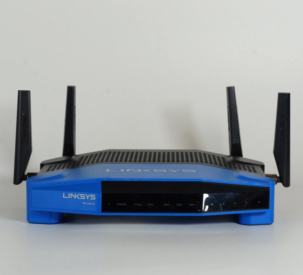 Linksys WRT1900AC Dual-Band Wireless Router 1300Mbps Blue/Black 4 Antennas