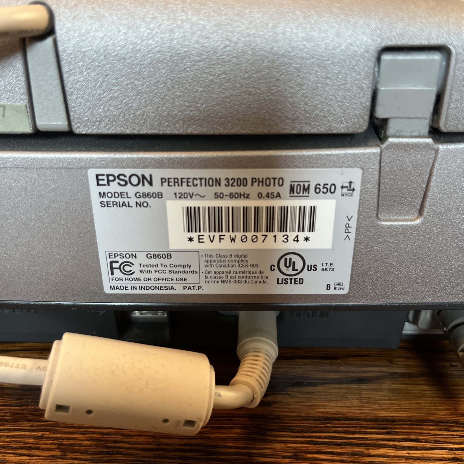 Epson Perfection 3200 G860B Photo Scanner w/ Power Cord - working. 