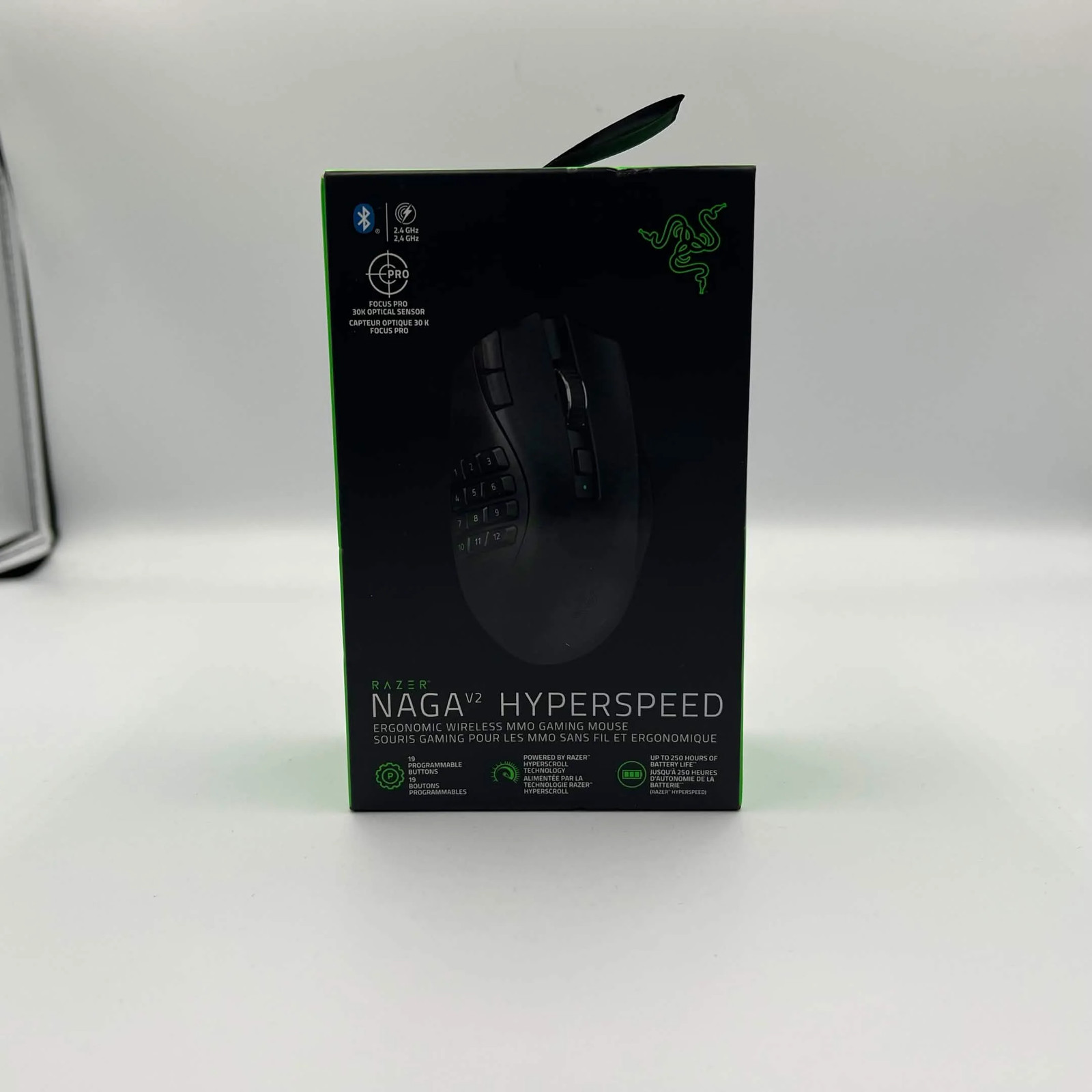 New Razer Naga v2 Hyperspeed RZ01-03600100-R3U1 Wireless Gaming Mouse Black