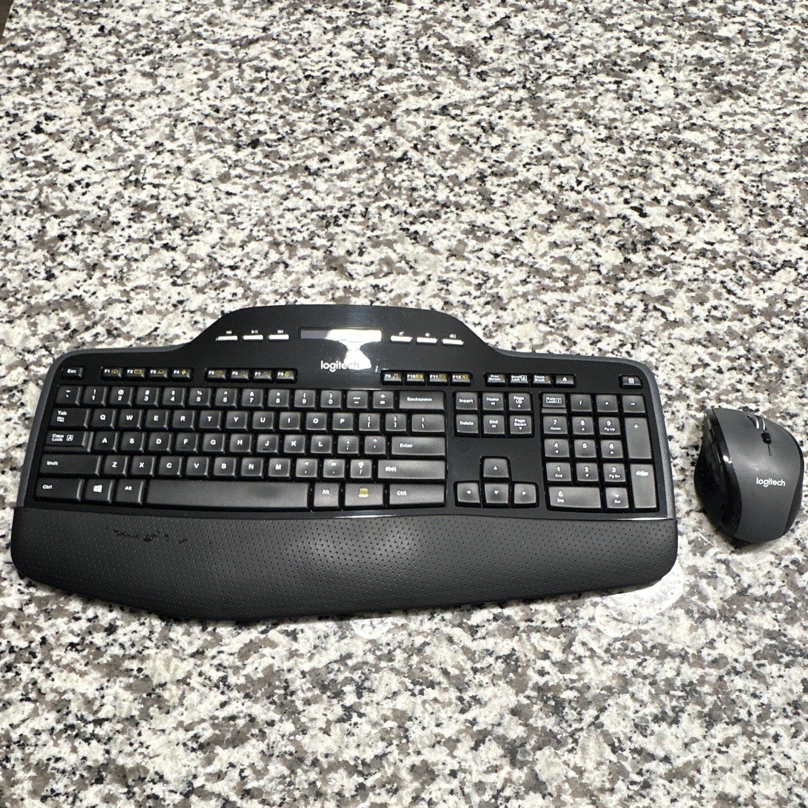 MK710 Performance Wireless Keyboard and Mouse Combo 2-Pack Black