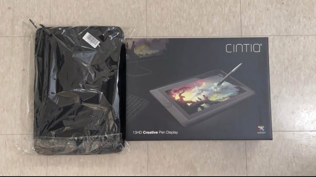 Wacom CINTIQ 13HD Graphics Tablet With Case And Stand