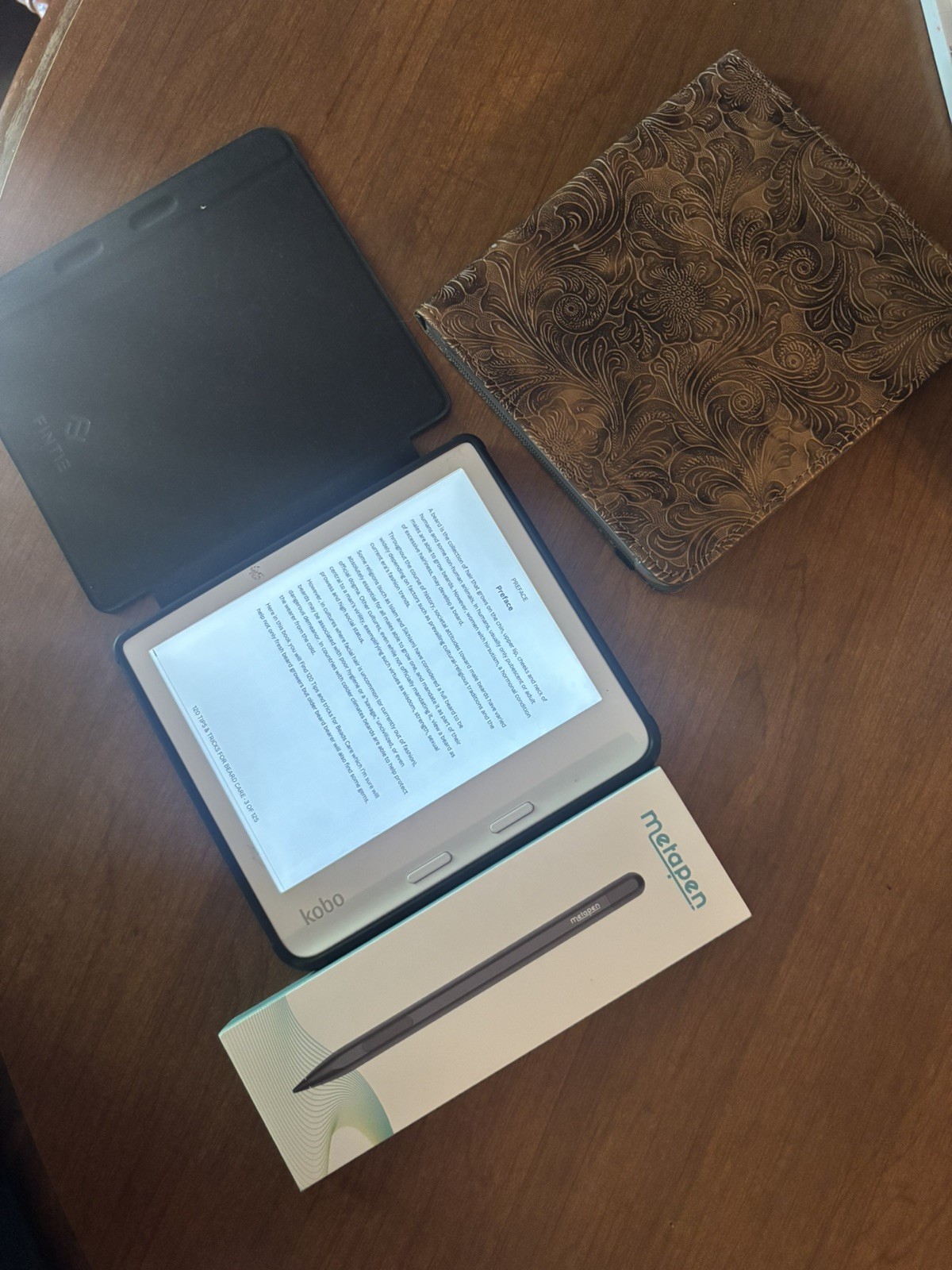 Kobo Libra Colour 7'' eReader Bundle Case, Stylus, And Screen Protector 32gb