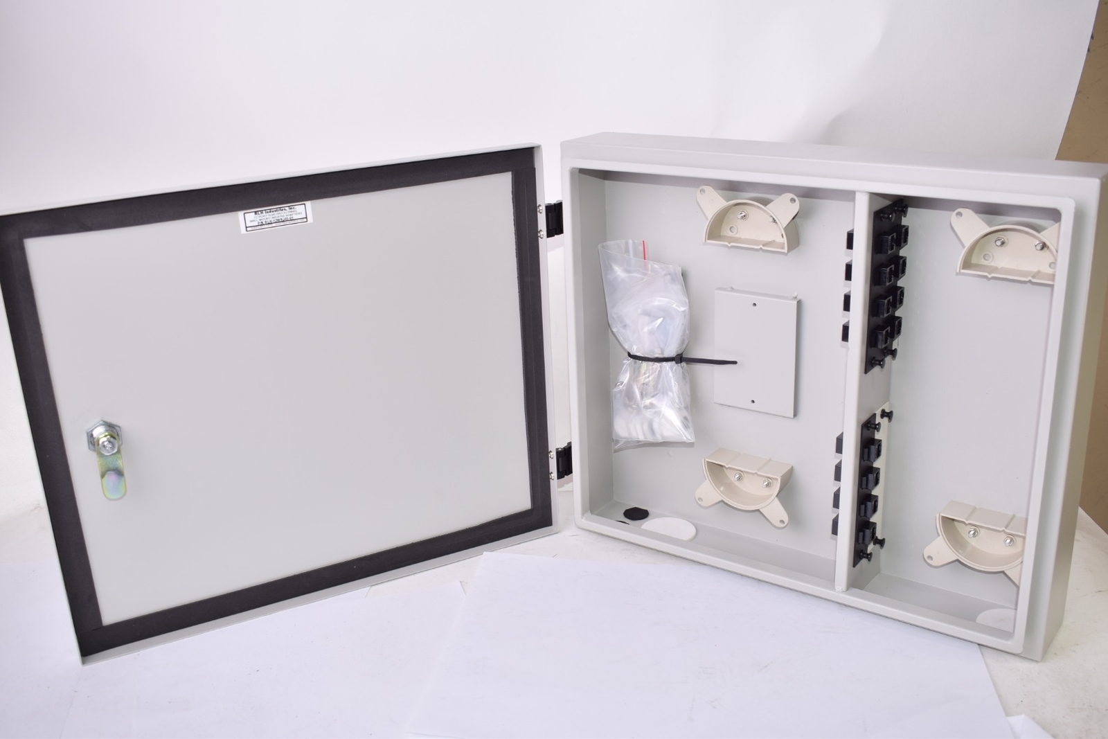 NEW RLH Industries RLH-12WRJ45-01 12 PORT RJ45 PATCH PANEL WALL MOUNT 