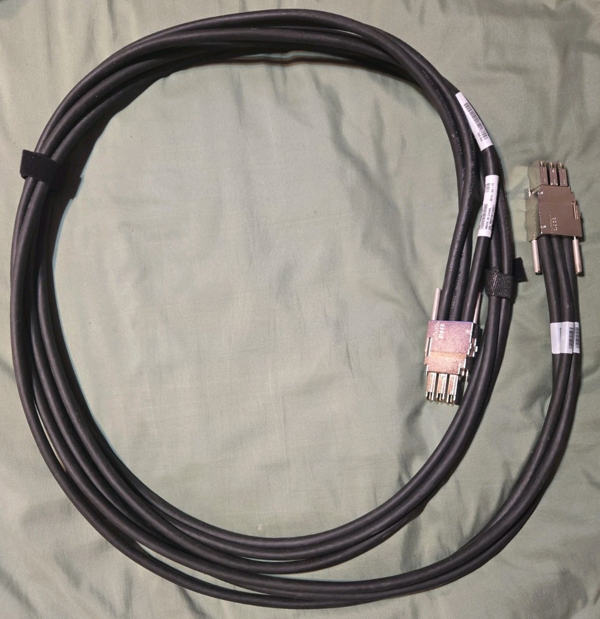 Genuine Cisco Stack-T1-3M StackWise Stacking Cable Length 3 Meter