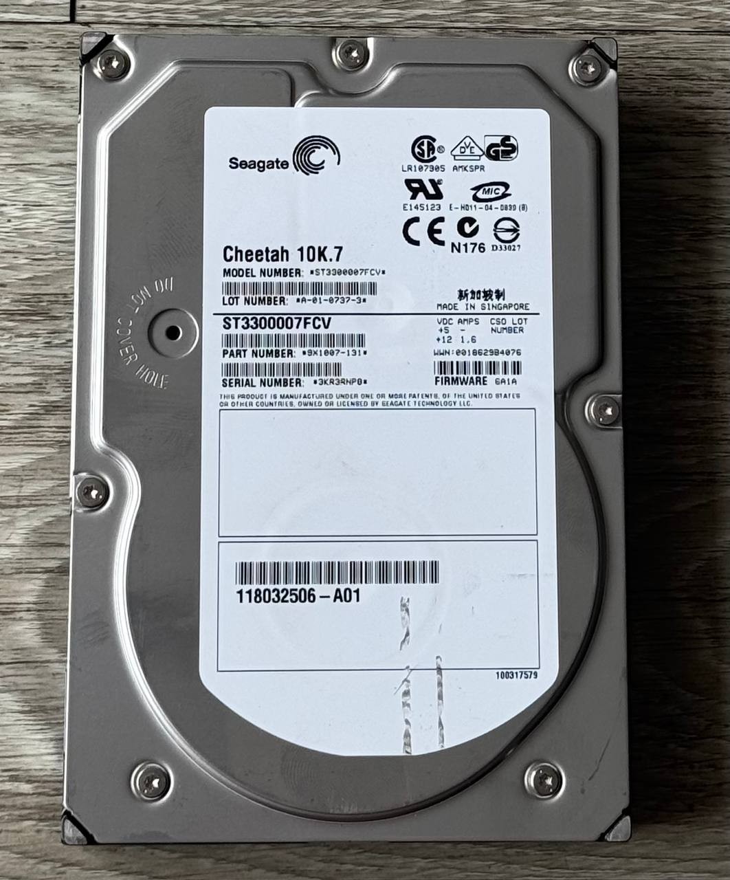 Seagate Cheetah 10K.7 ST3300007FCV 300GB 10K RPM Fibre Channel HDD
