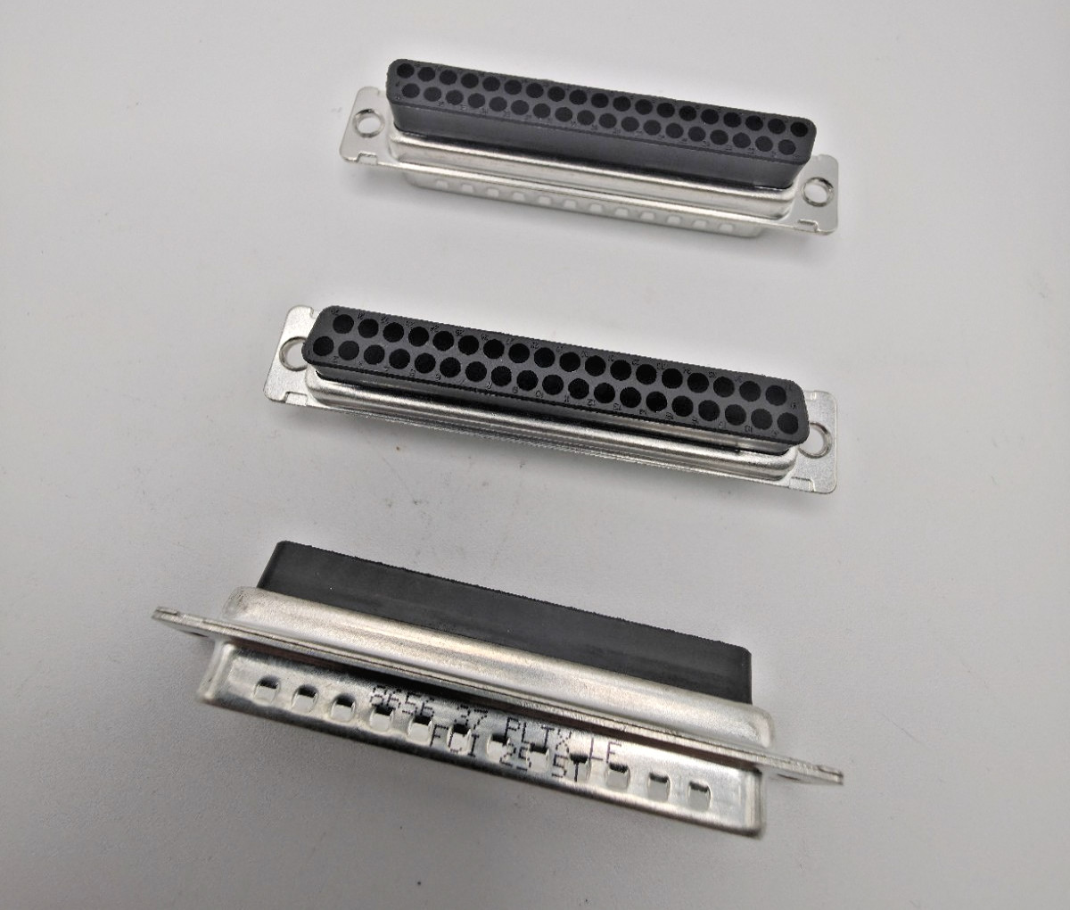 Amphenol FCI 865637PLTXLF DB37 37-Pin Male D-Sub Crimp Plug Connector Lot of 3