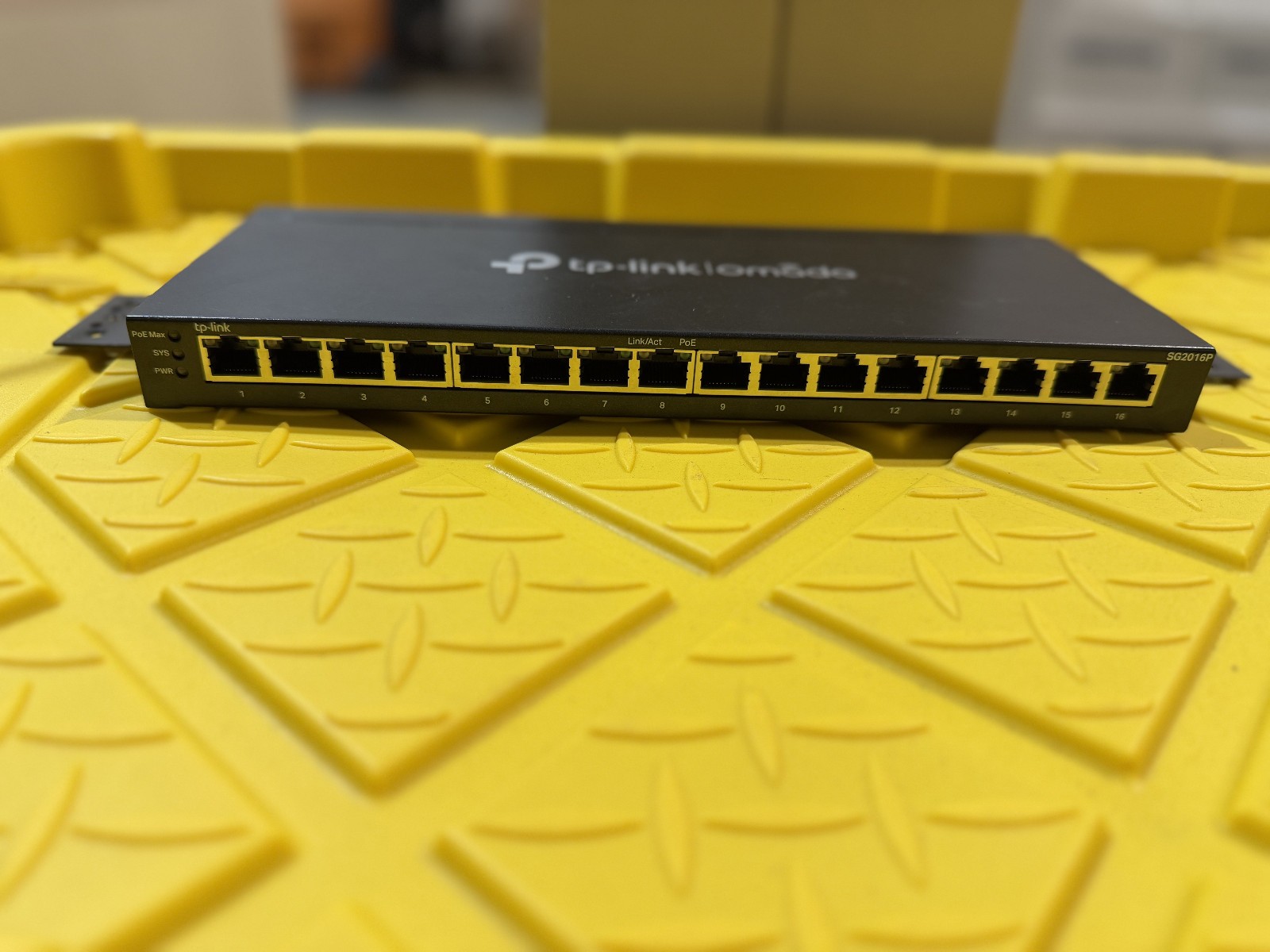 SG2016P TP-Link Omada 16 x Ports 1000Base-T (8 x Ports PoE+) Smart Switch