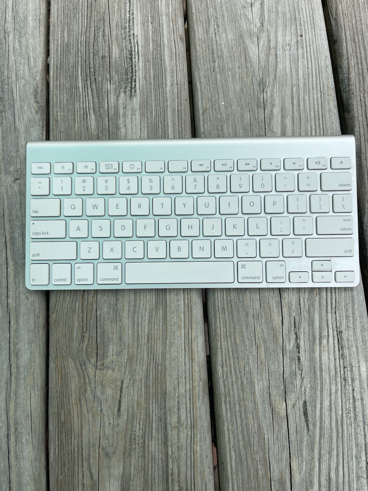 Original Apple Magic Keyboard (1) Bluetooth Wireless Model A1314 *Genuine Apple*