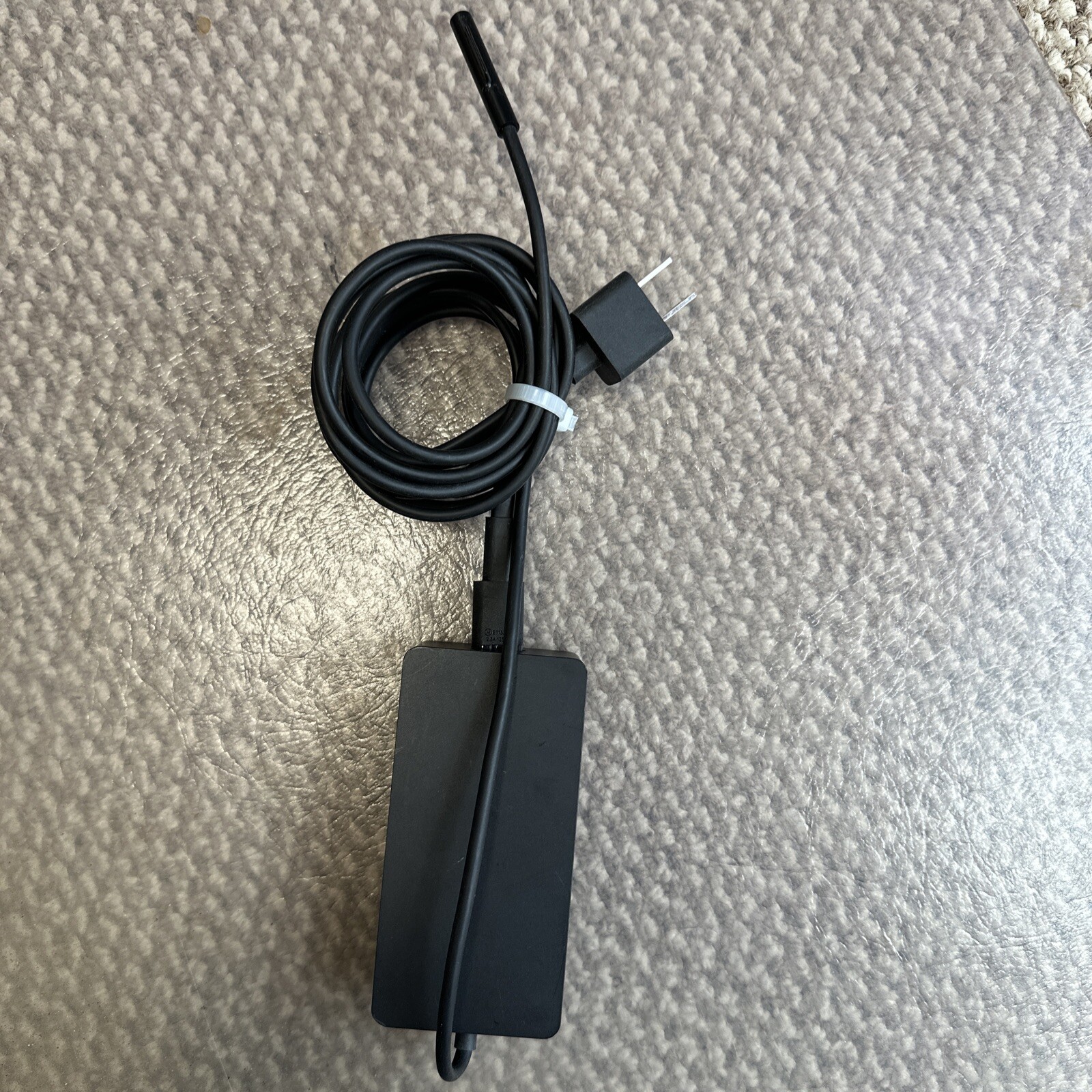Microsoft Genuine OEM Model 1798 1832 1835 102W Power Adapter Used