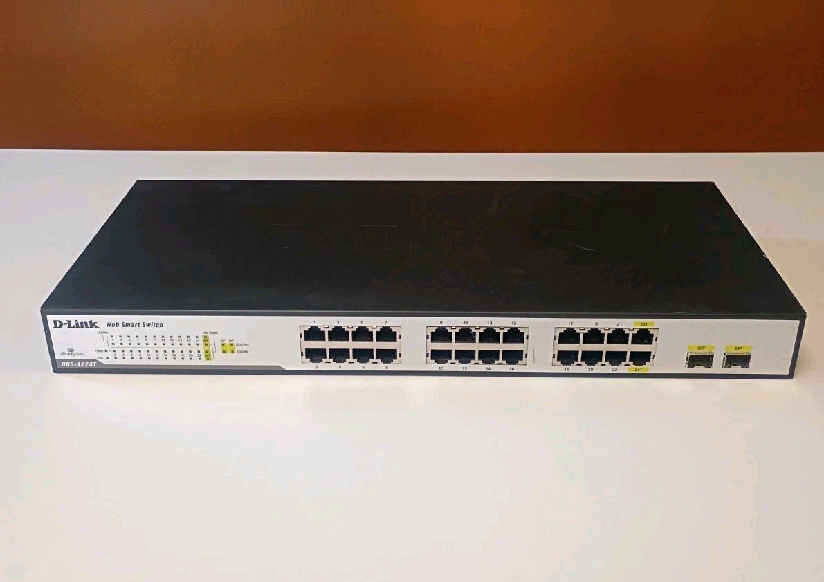 D-Link  Web Smart (DGS1224T) 24-Ports External Switch Managed