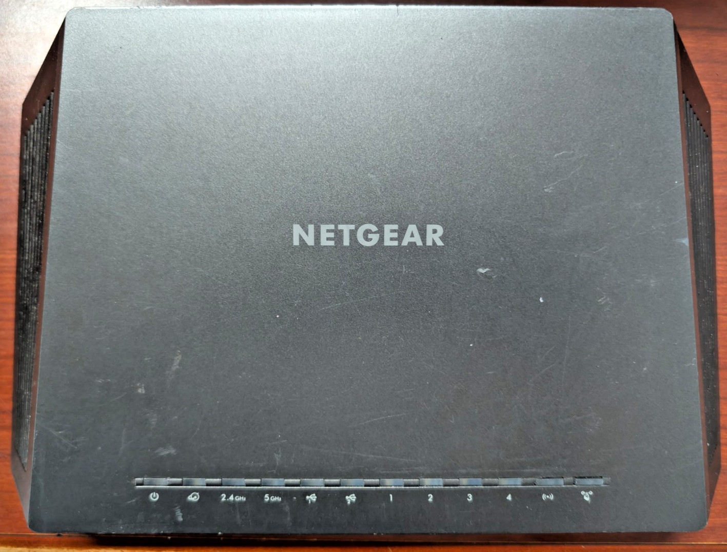 USED - Netgear R7300 Nighthawk AC1900 Dual-Band DST WiFi Router (ROUTER ONLY)