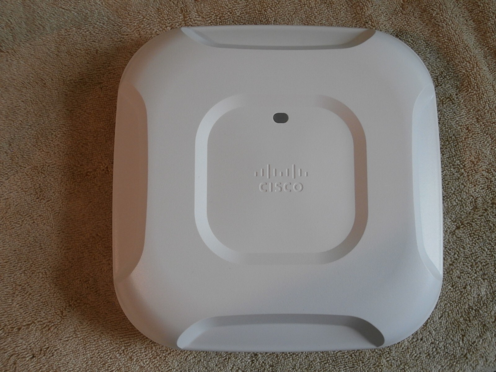New Cisco  AIR-CAP3702I-I-K9  3700 Series Access Point with Mounting Brackets