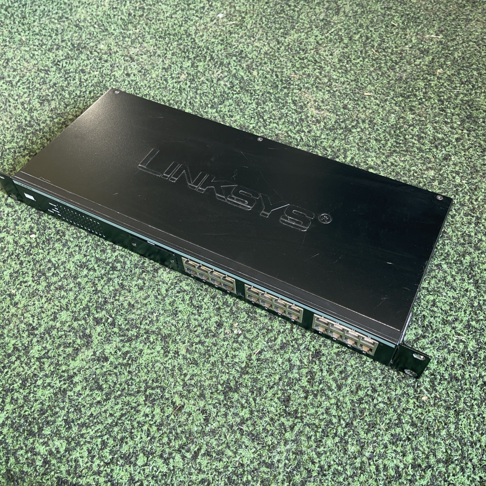 Linksys EF3124 24 Port 10/100 Ethernet Switch W/ 100 Base FX SC Fi Fiber Module