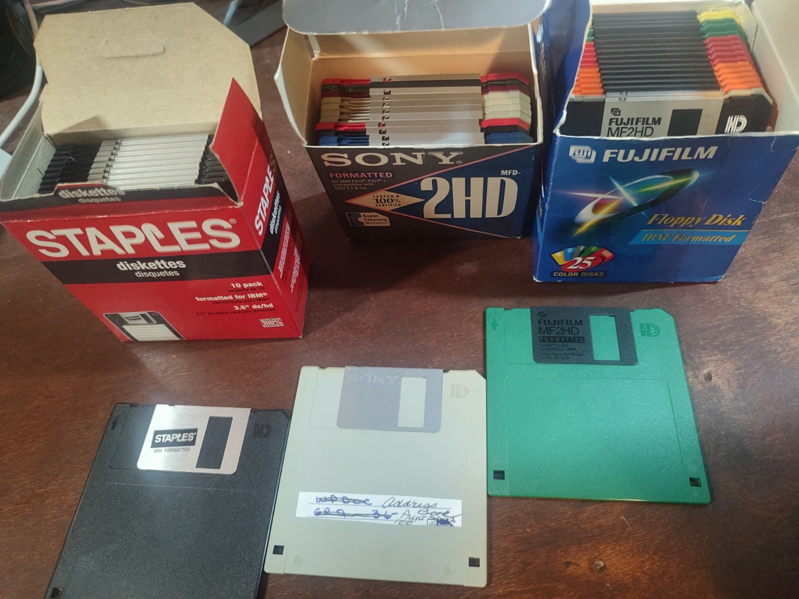 NEW OPEN-BOX 39x FujiFilm Color SONY STAPLES Floppy Disk IBM 2HD 1.44mb TESTED