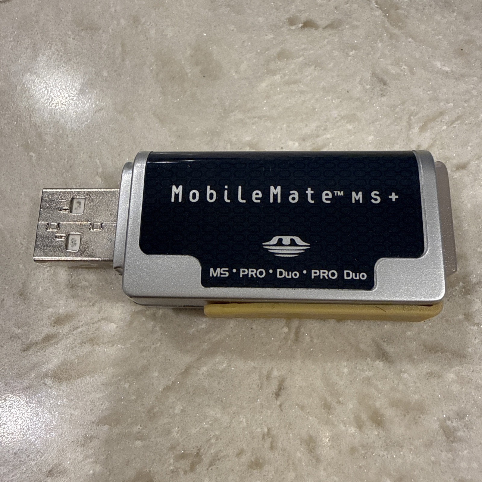 SanDisk SDDR-103 MobileMate SD Card Reader (Read/Write up to 2GB SD Card)