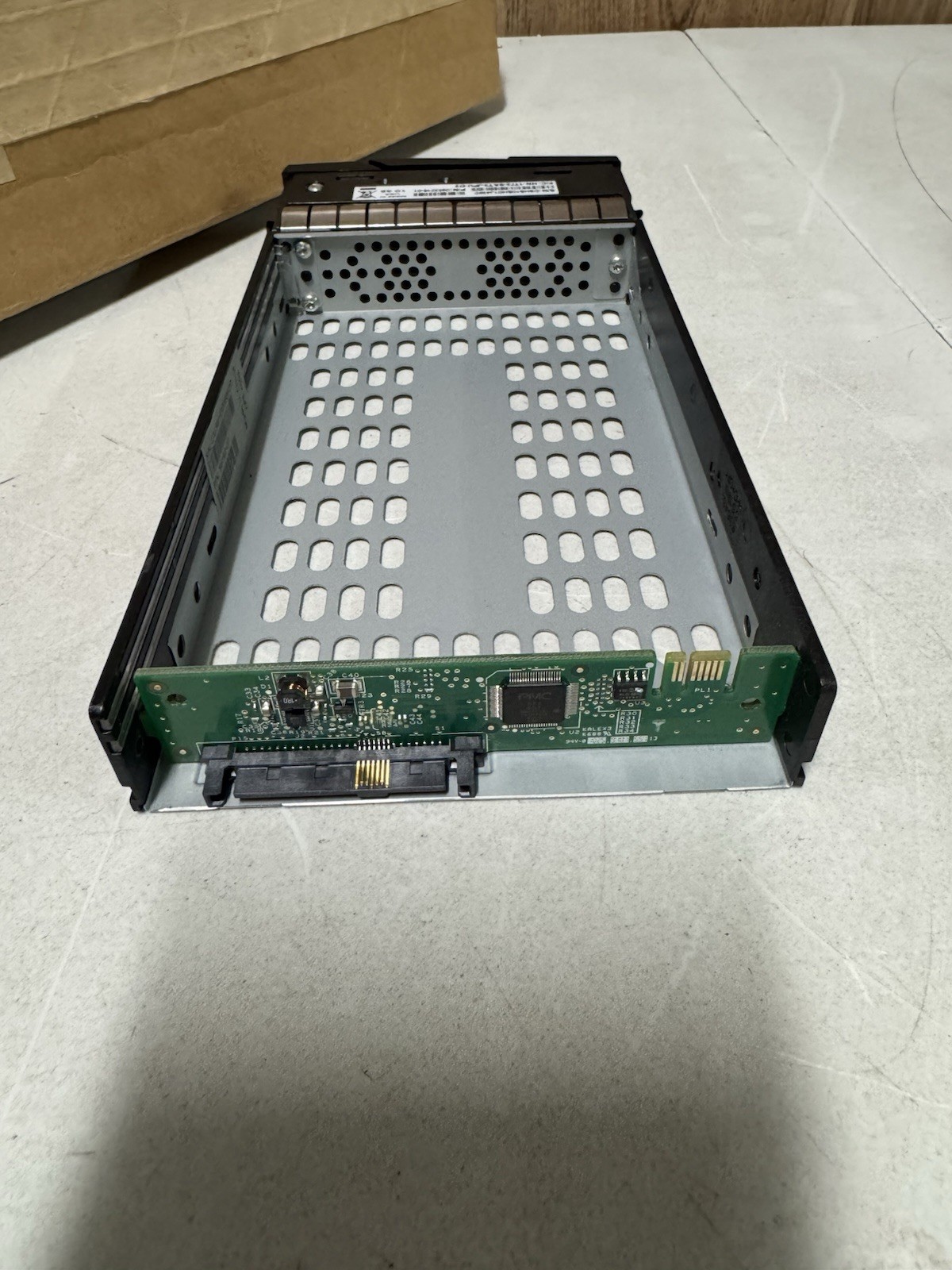 Server HDD Tray Caddy SATA 0953218-01 HN-1T72-SAT3-JPU-D2 Lot 12 Pcs New
