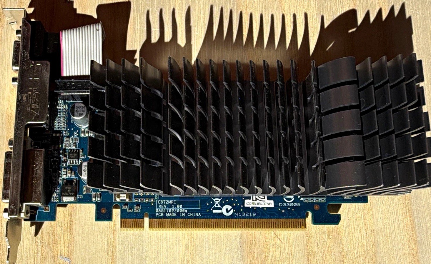 READ DETAILS ASUS NVIDIA GeForce 210 1GB DDR3 SFF PCIe x16 DVI/HDMI DX10.1