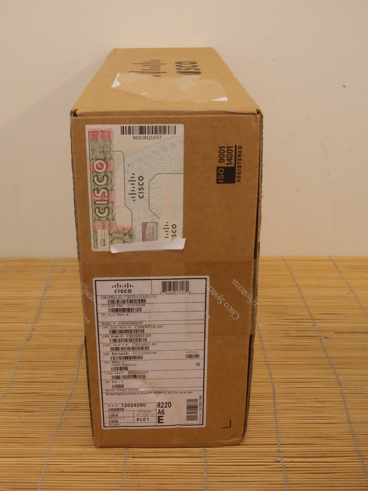 New Sealed Cisco C881SRST-K9 FXS-FXO Sec Router New Original Packaging