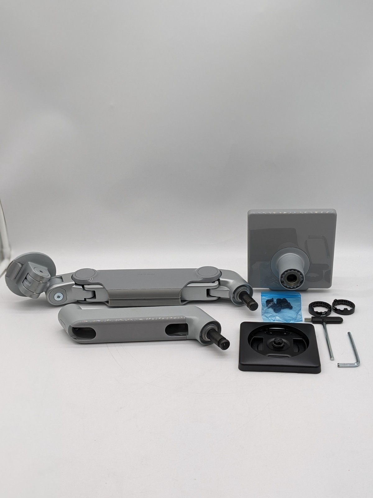 Humanscale M8 Pro Monitor Arm, Silver/grey, Clamp Mount M81TBS