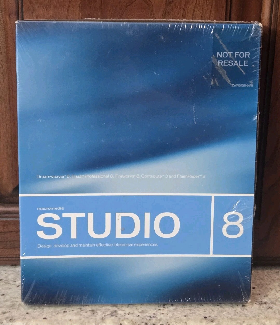 RARE New & Sealed Macromedia Studio 8 BIG BOX (PC/Mac) 2005