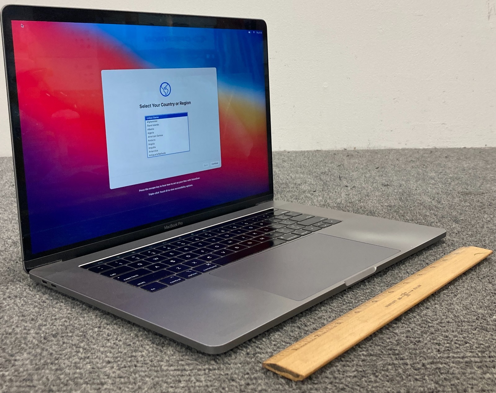 Apple MacBook Pro A1990 MV902LL/A 2019 15.4" i7-9750H 32GB 512GB NVMe As Is