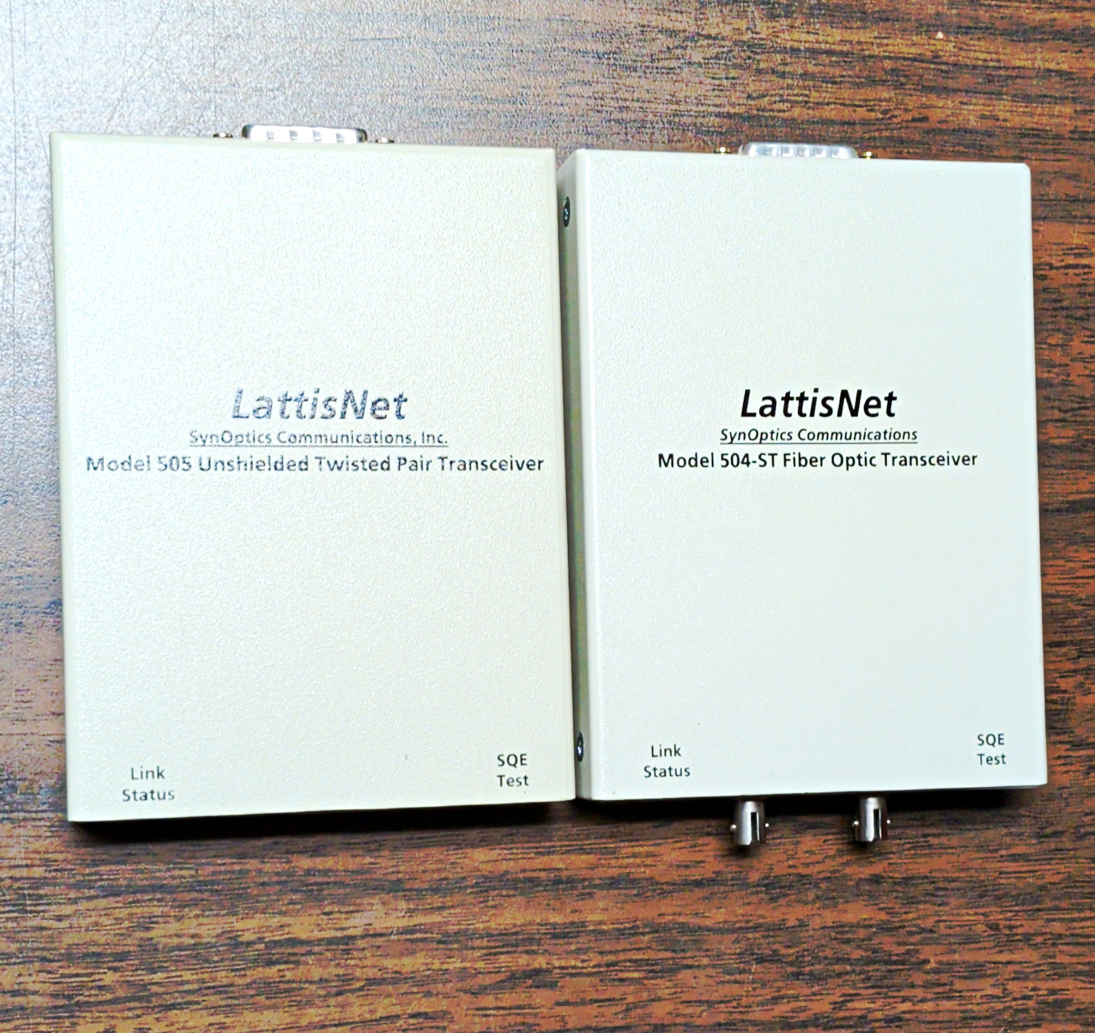LattisNet SynOptics Model 505 Twisted Pair 504-ST Fiber Optic Transceivers Used