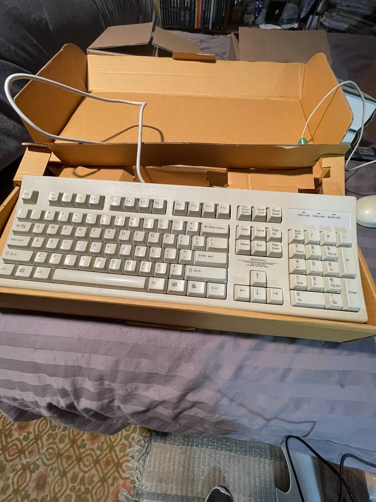 Vintage Sejin Electron Wired Keyboard SKR-1104 TPS