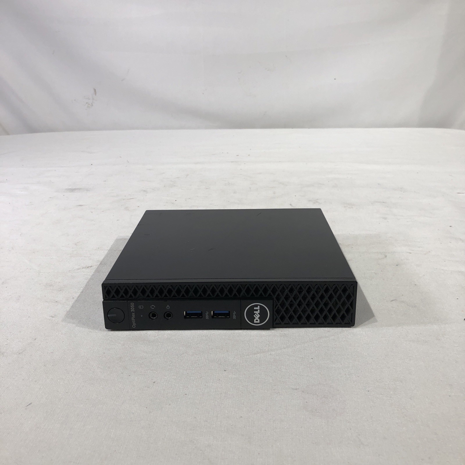 Dell Optiplex Intel core I5-7600 3.5 GHz 8 GB ram No HDD/No OS