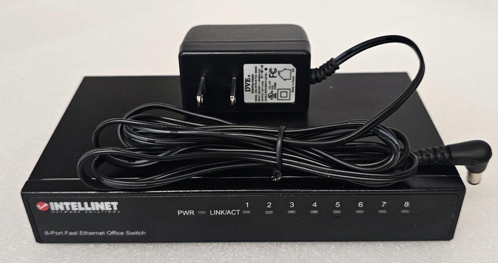 Intellinet Model 523318 8-port 10/100 Switch