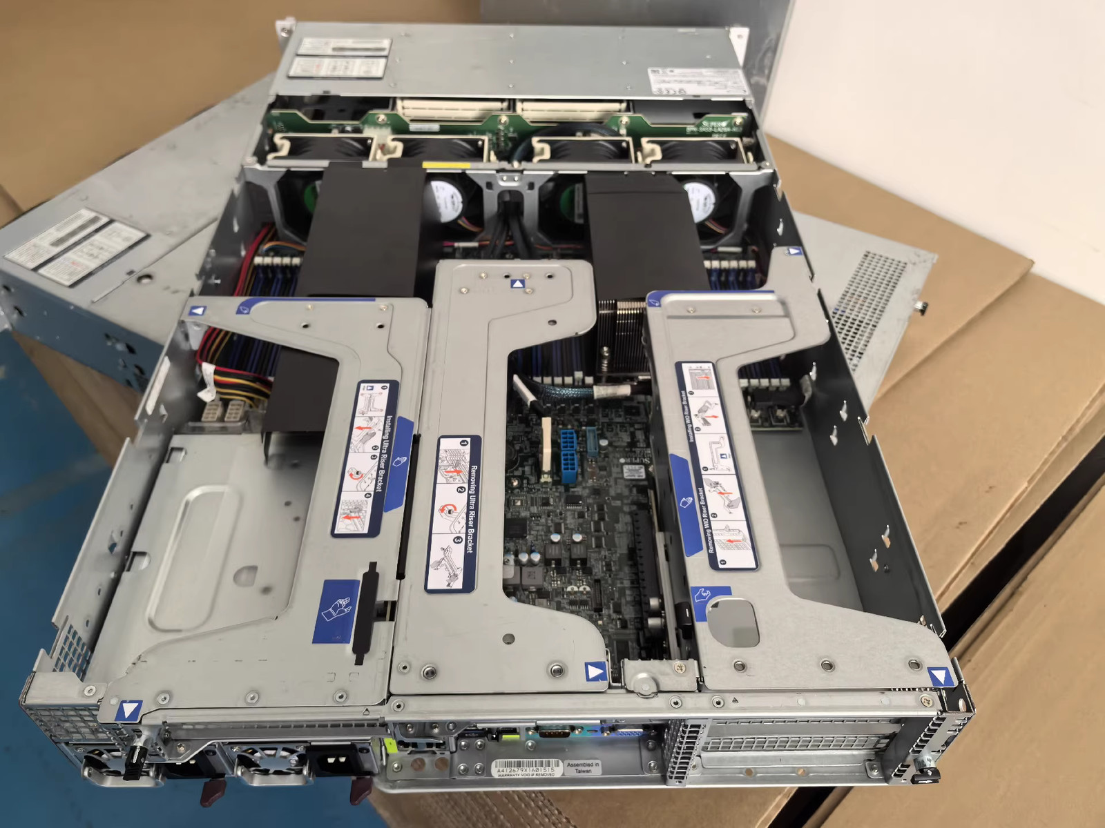 Supermicro AS-2024US-TRT 12x3.5"(4X NVME) Server 2X1600W Support 7003CPU 9364-8I