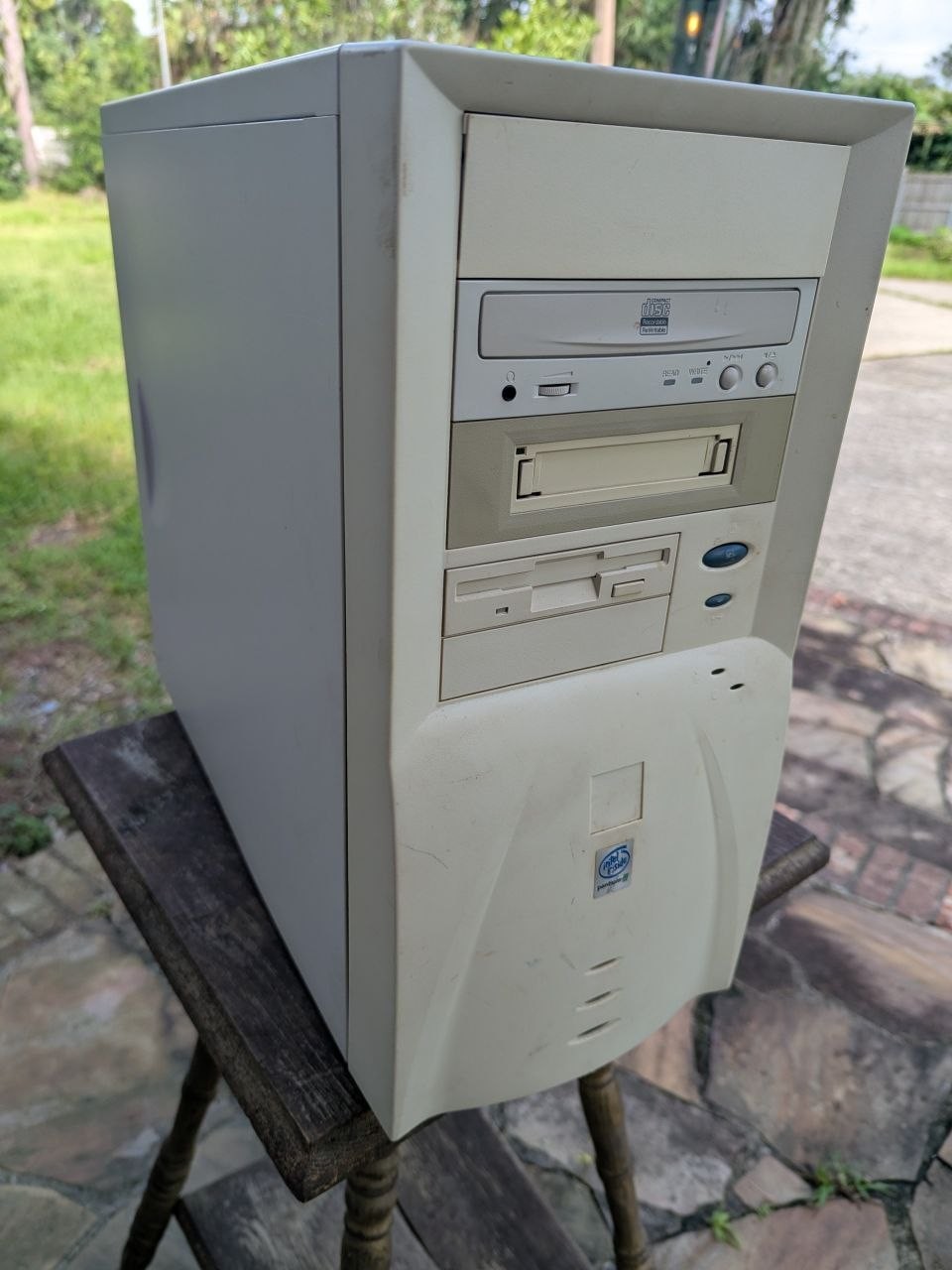 Vintage Intel Pentium III Desktop Tower PC CD-RW Floppy For Parts TC