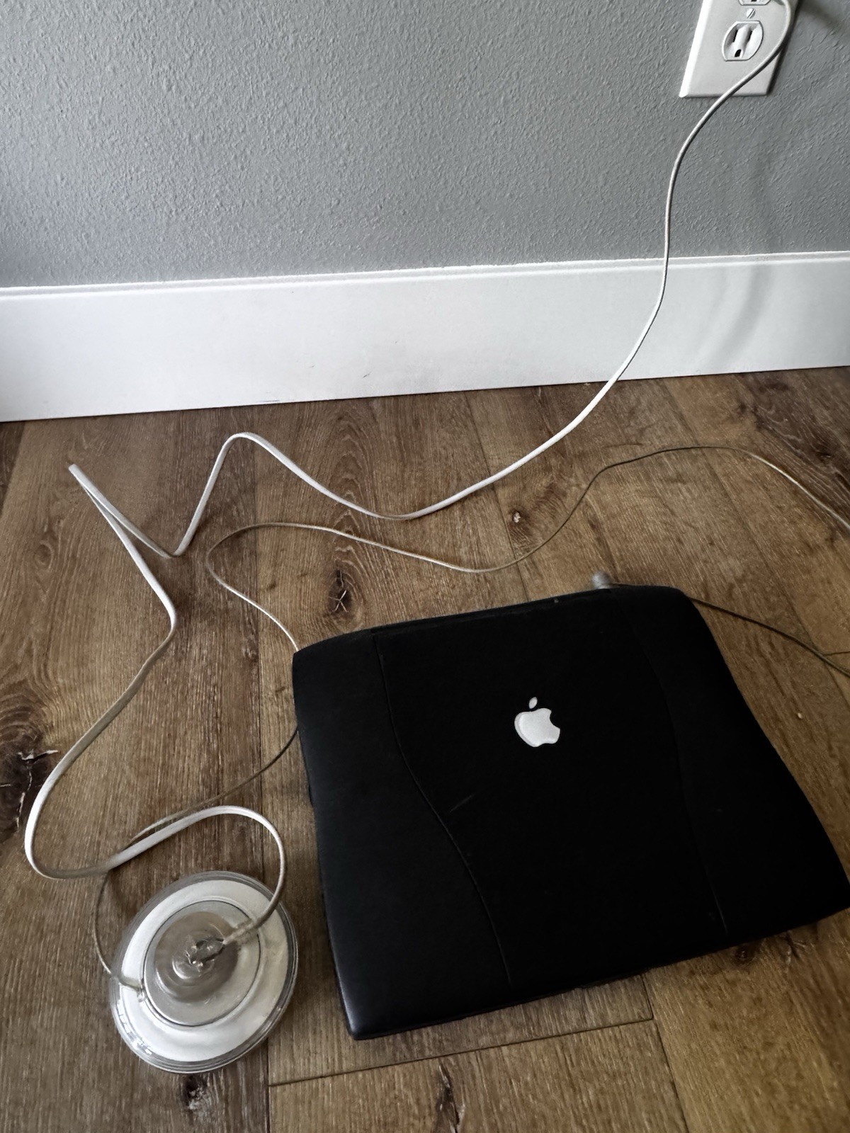 Apple Macintosh PowerBook G3 Laptop PowerPC 300MHz 128MB RAM OS 8.6 Very rare