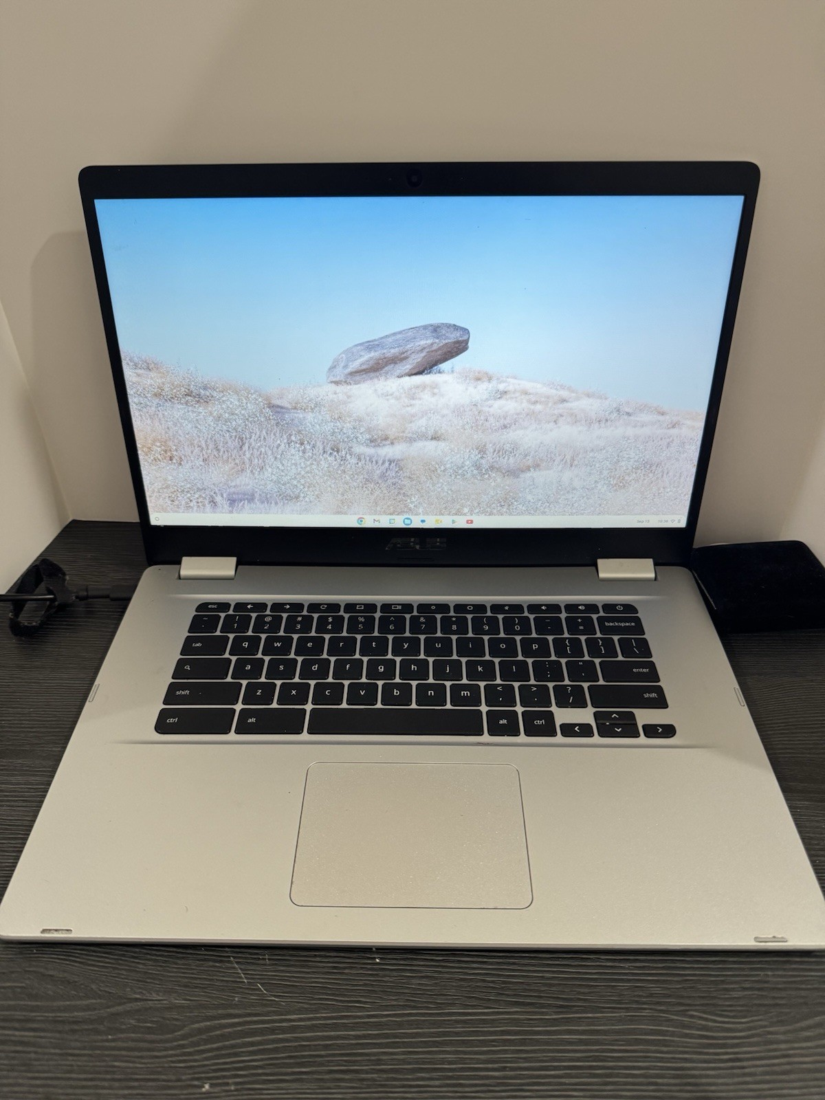 ASUS chrome Model C523N Intel Model 7265D2W Great Condition Runs Perfect