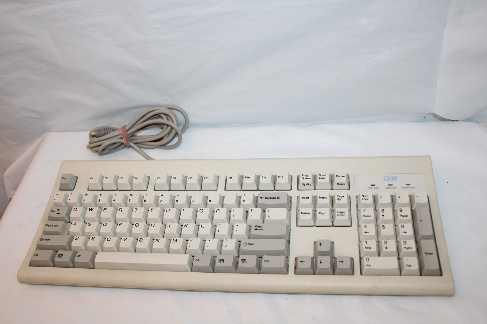 Vintage IBM KB-8923 Keyboard PS/2 SUPER CLEAN & NICE