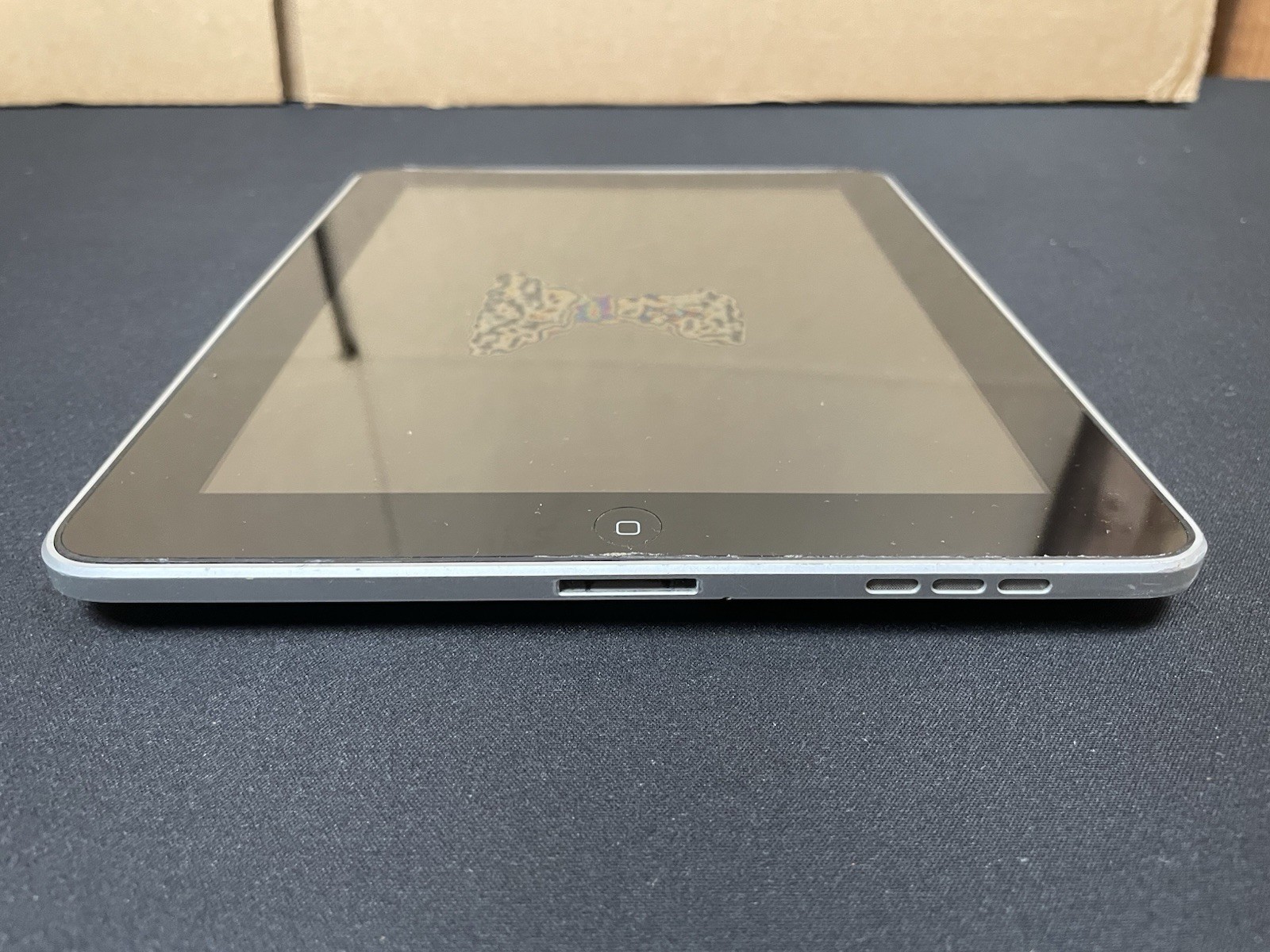 Apple iPad 1st Generation 64GB Model A1219, 9.7in Silver Non Working, Parts Only