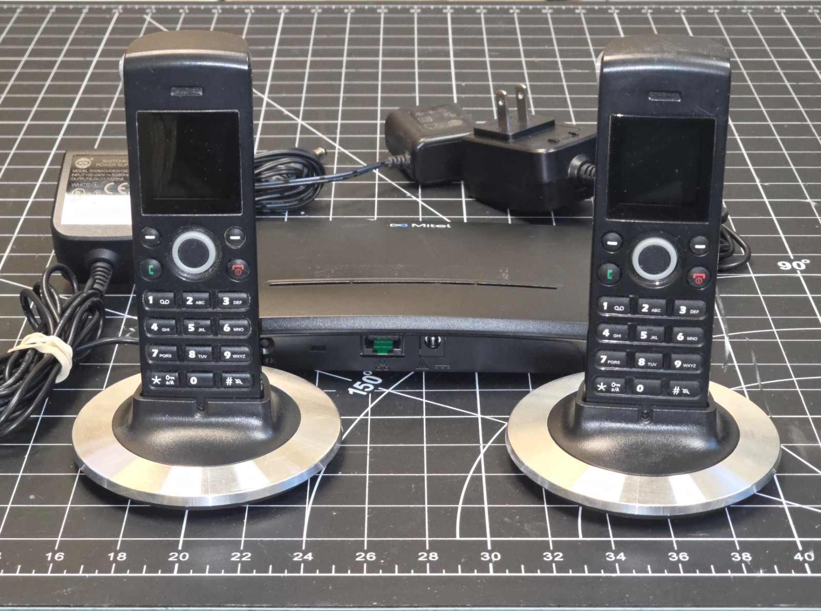 Mitel 112 Dect Handset and Mitel RFP 12 Single Cell Base Station