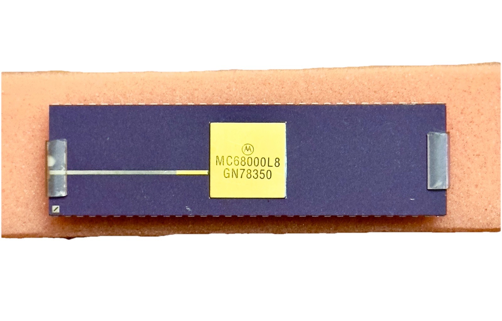 Vintage NEW, Motorola MC68000L8 CPU GOLD TOP, PURPLE CERAMIC, NOS