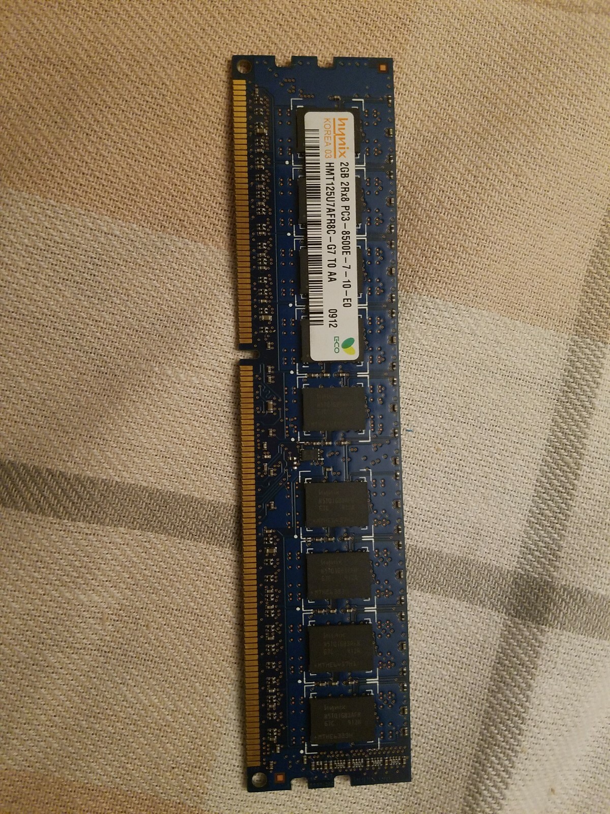 APPLE Hynix Pair of 2GB RAM - 2Rx8 PC3-8500E 240Pin ECC Unbuffered Server Memory