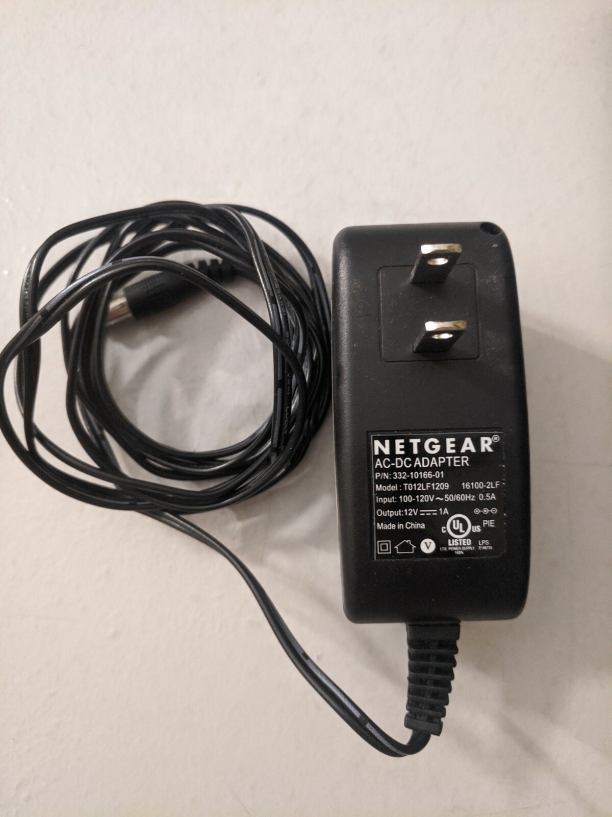 OEM NETGEAR AC-DC ADAPTER P/N# 332-10166-01 model # T012LF1209 12V 1A G5.4