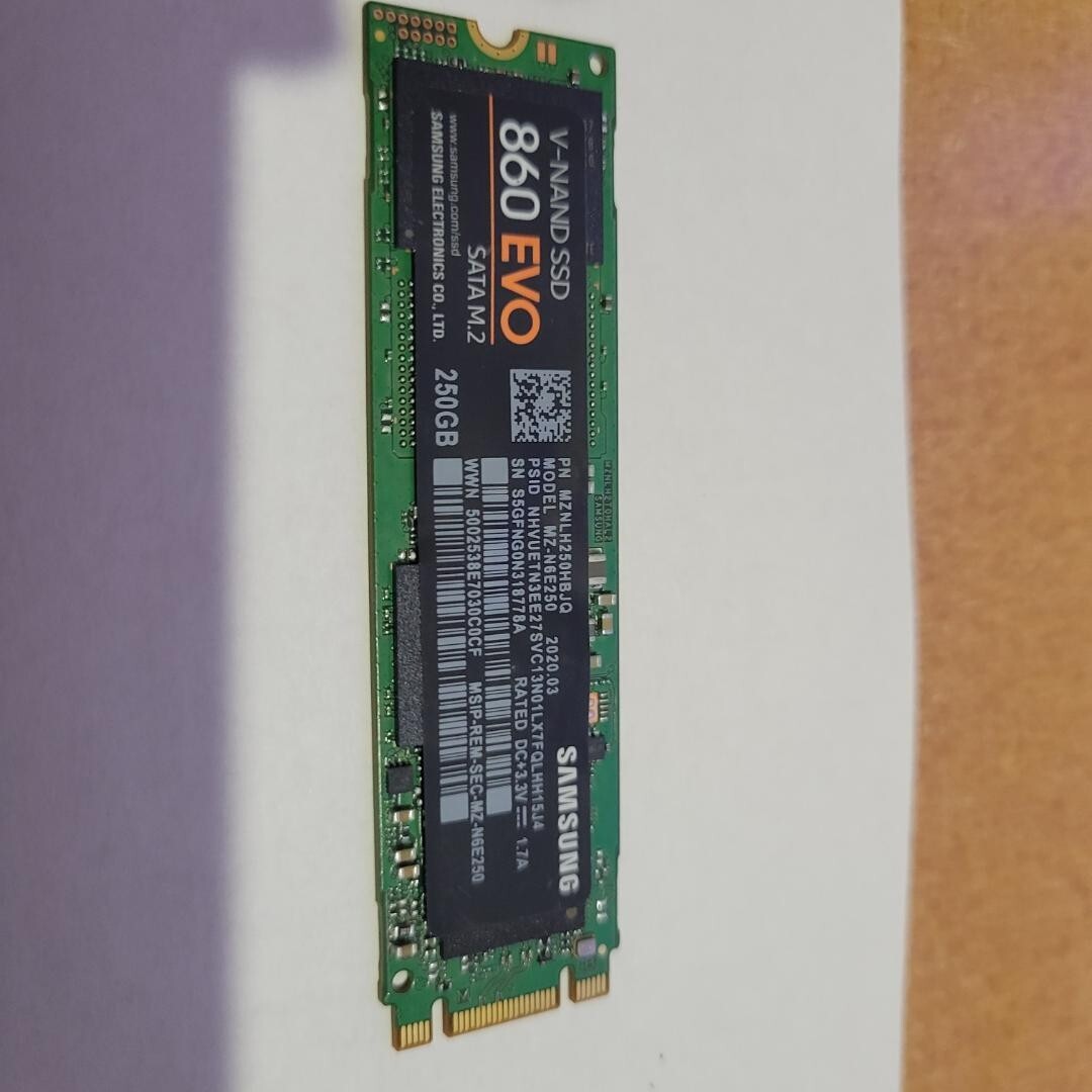 *Low Hours* Samsung 860 EVO 250GB SATA M.2 Internal SSD MZ-N6E250 MZ-N6E250BW