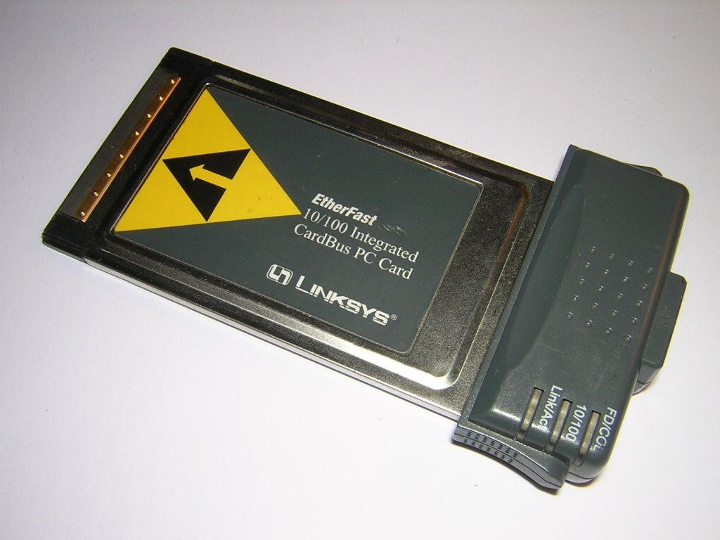 Linksys EtherFast 10/100 Ethernet LAN CardBus PC Card w/ Integrated Jack PCM200