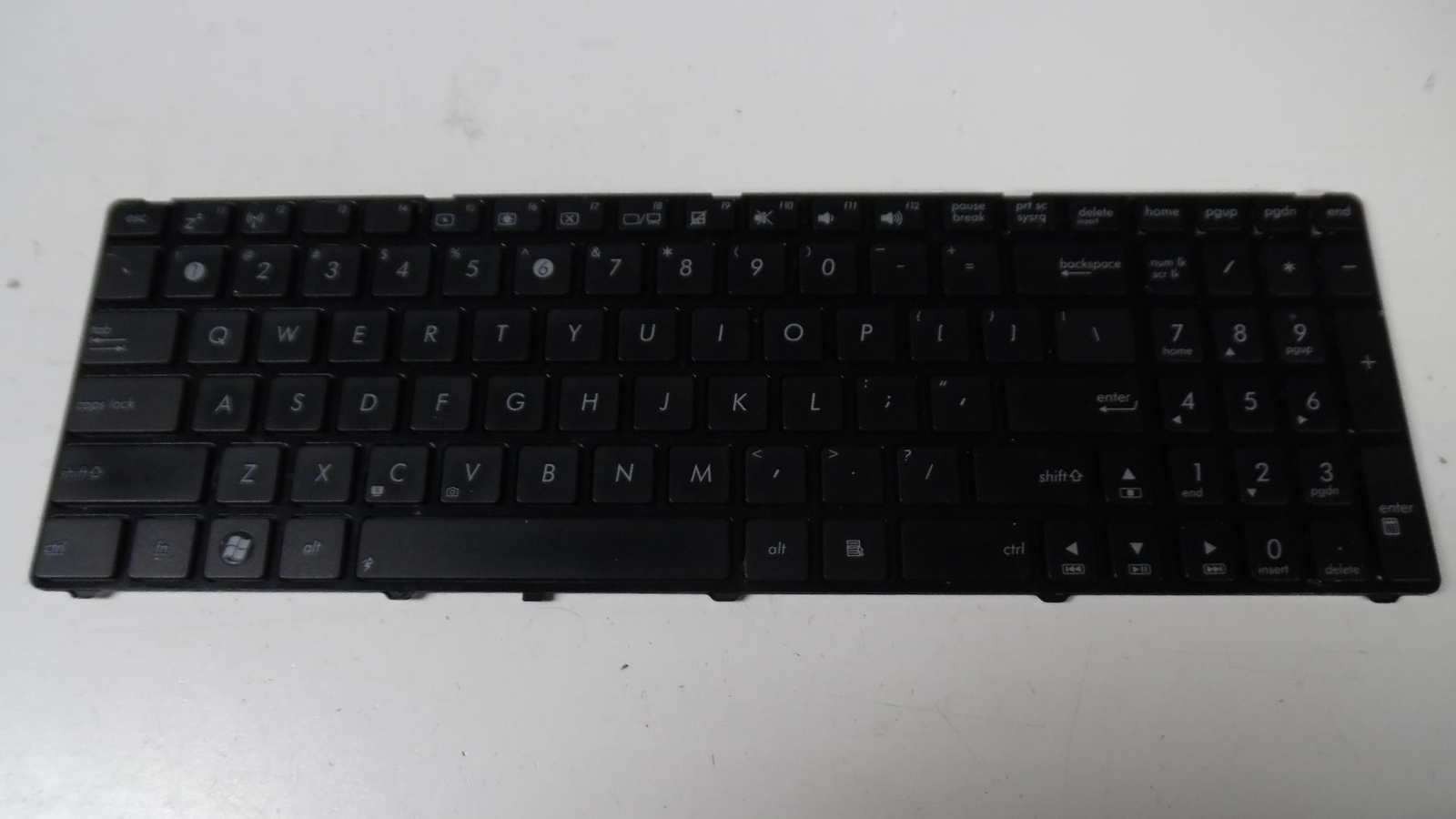 Genuine ASUS UL50VS - Black QWERTY Keyboard / 04GNYI1KUS01-1